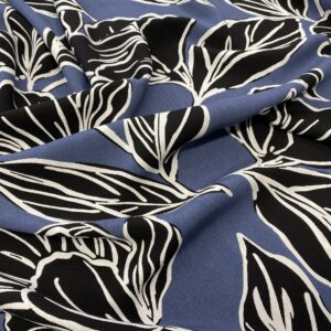 V04/AA - Large flower blooms Viscose Poplin